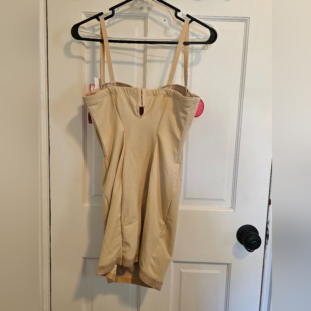 Maidenform Strapless Slip - Picture 4 of 7